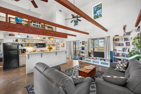 959 S Eagle Street Fredericksburg TX 78624