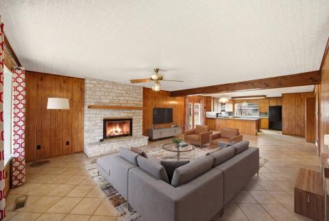 959 S Eagle Street Fredericksburg TX 78624