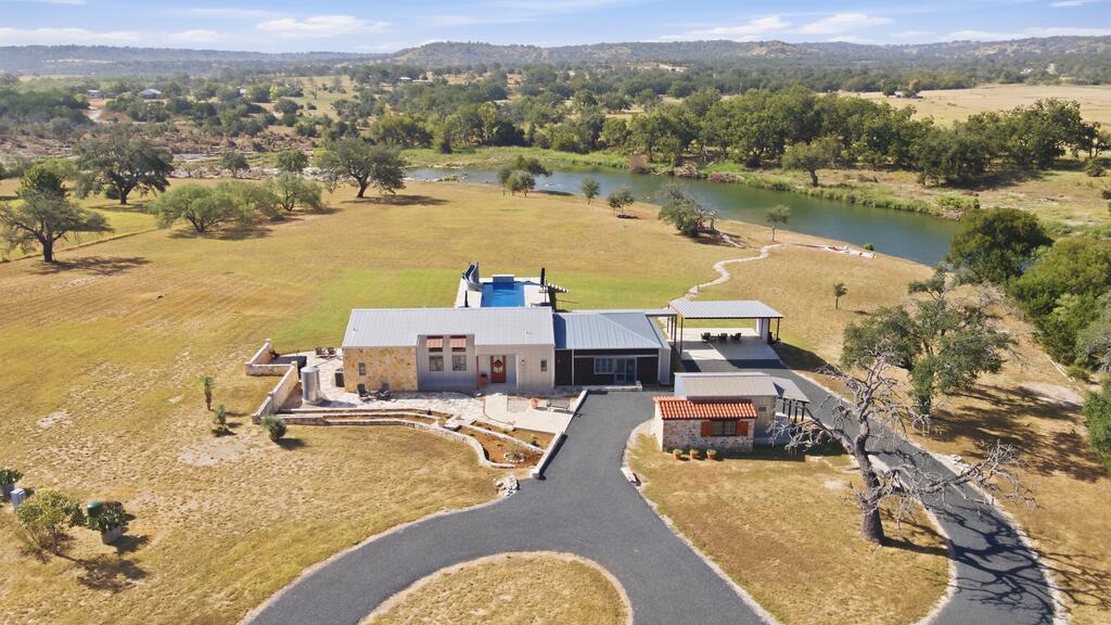 4273 N Morris Ranch Road Fredericksburg TX 78624