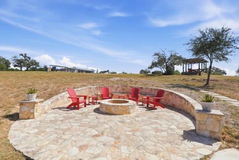 4273 N Morris Ranch Road Fredericksburg TX 78624