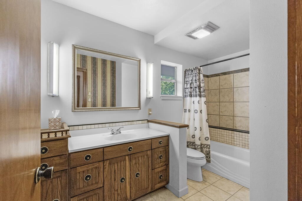 105 Hale Street Fredericksburg TX 78624