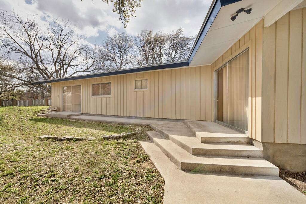 105 Hale Street Fredericksburg TX 78624