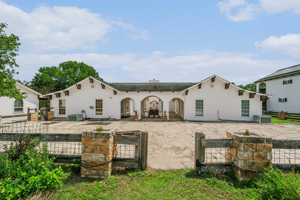 1100 W Highway 39 Ingram TX 78025
