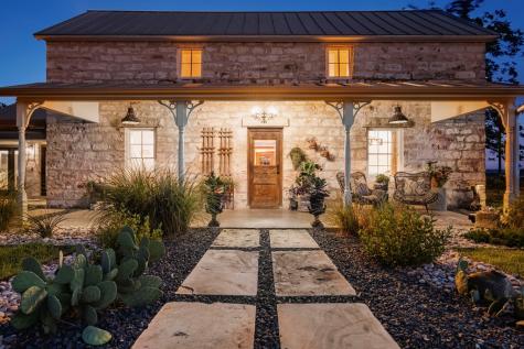 271 Smokehouse Road Fredericksburg TX 78624