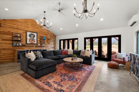 271 Smokehouse Road Fredericksburg TX 78624