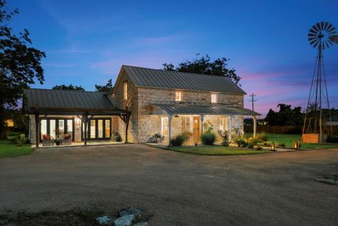 271 Smokehouse Road Fredericksburg TX 78624