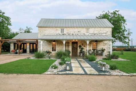 271 Smokehouse Road Fredericksburg TX 78624