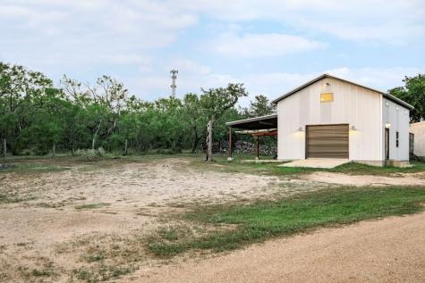 271 Smokehouse Road Fredericksburg TX 78624