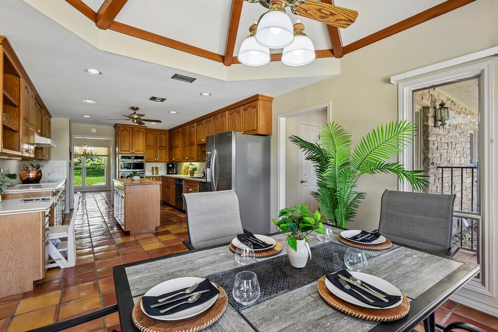 283 W Lacey Oak Parkway Kerrville TX 78028