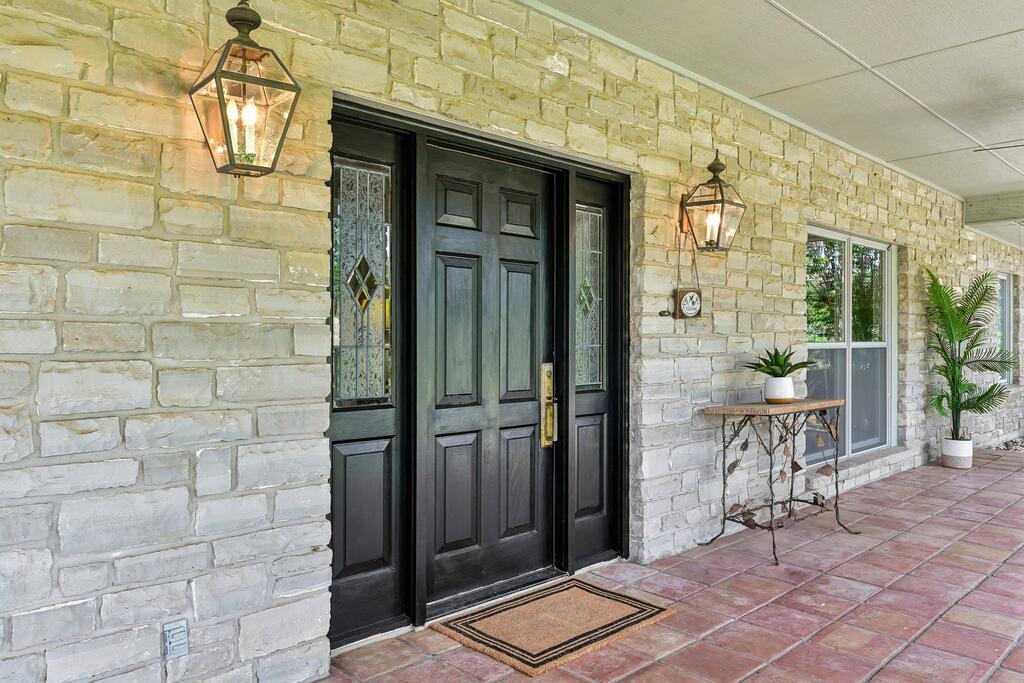 283 W Lacey Oak Parkway Kerrville TX 78028