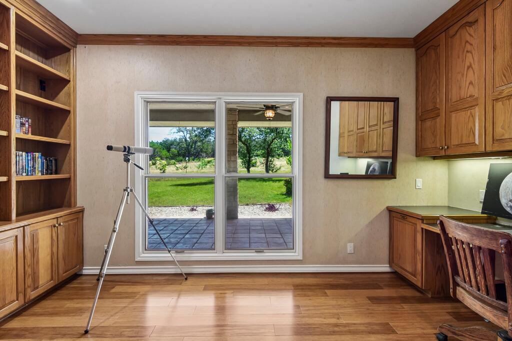 283 W Lacey Oak Parkway Kerrville TX 78028
