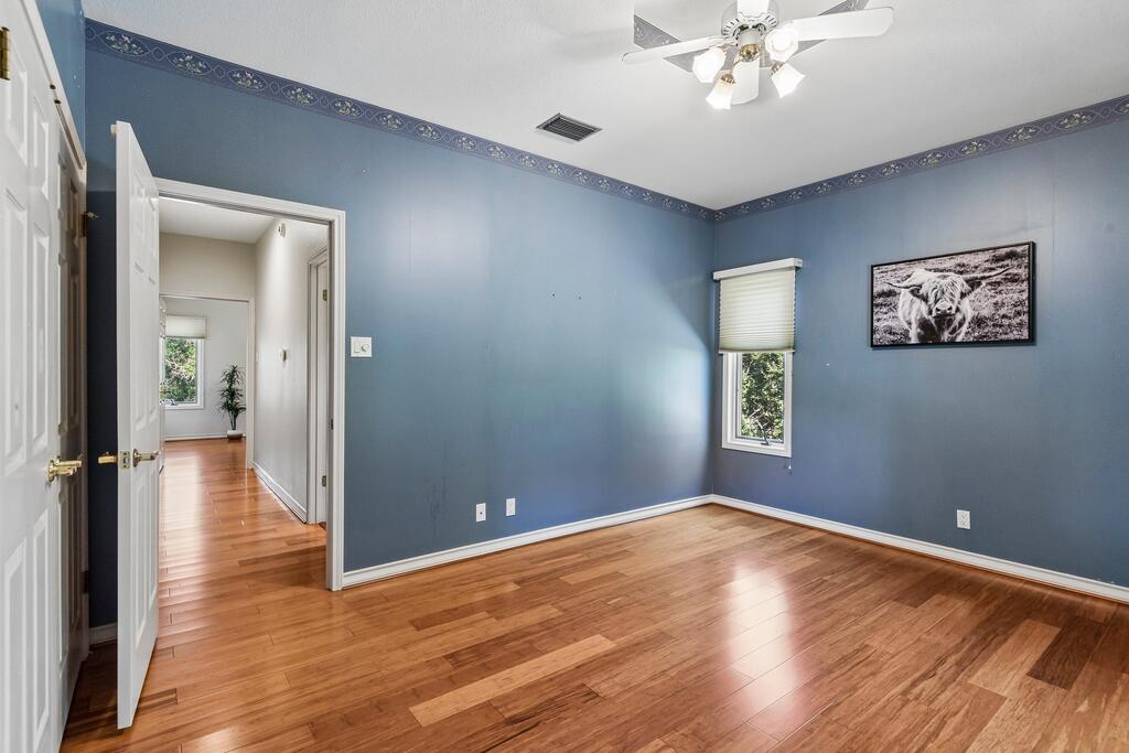 283 W Lacey Oak Parkway Kerrville TX 78028