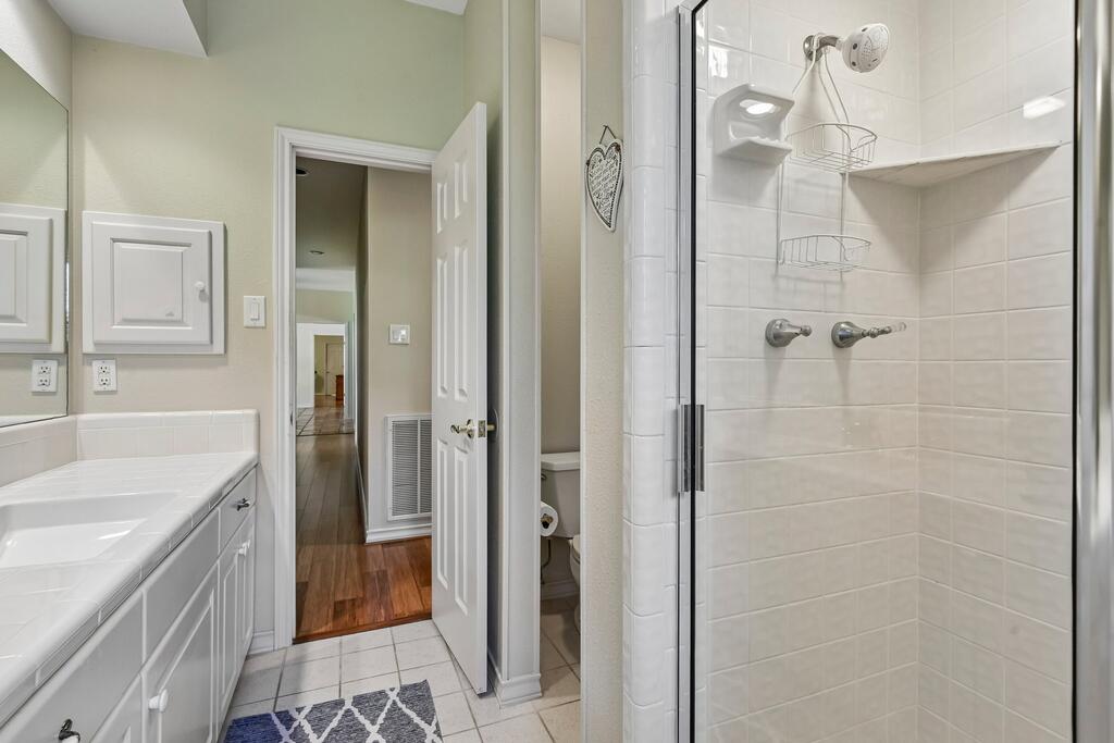 283 W Lacey Oak Parkway Kerrville TX 78028