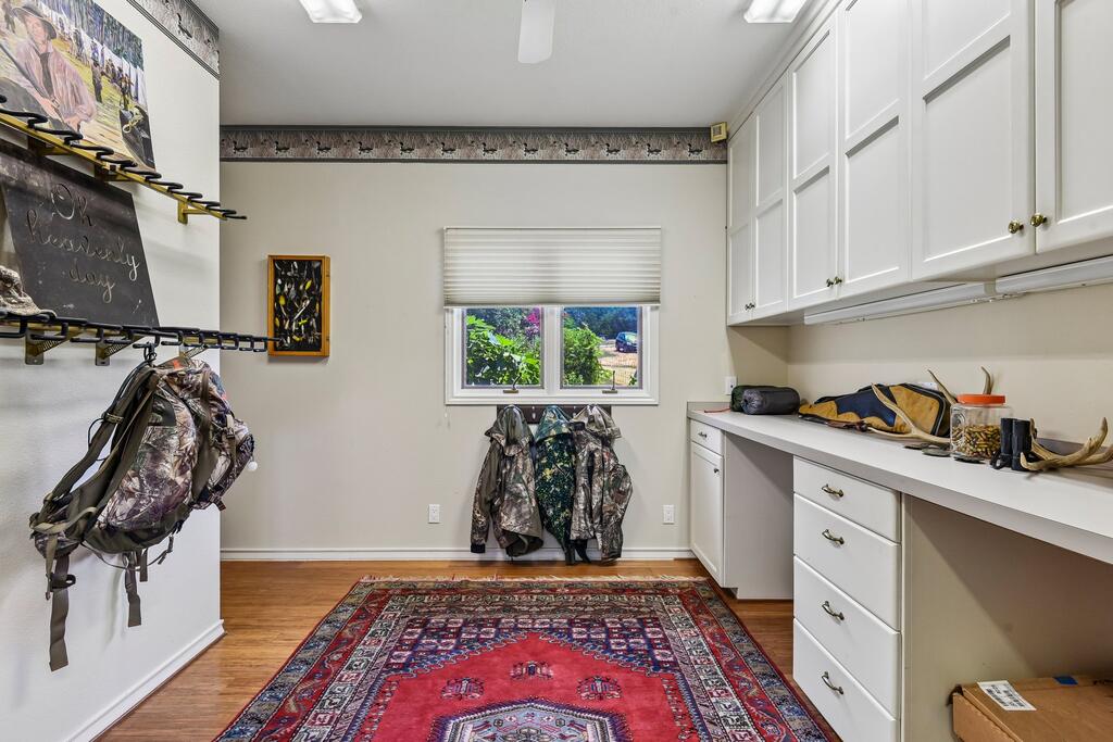 283 W Lacey Oak Parkway Kerrville TX 78028