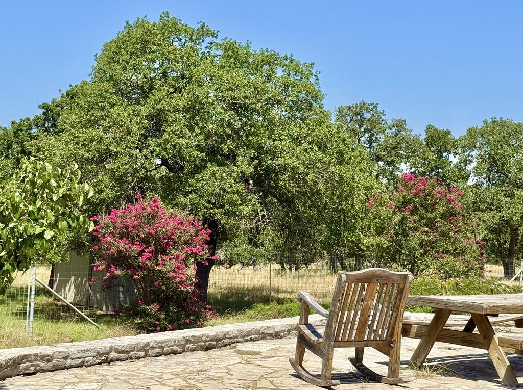 283 W Lacey Oak Parkway Kerrville TX 78028