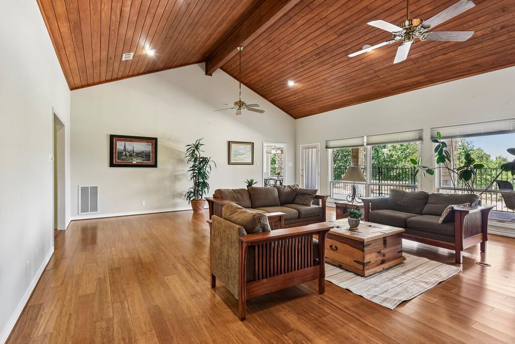 283 W Lacey Oak Parkway Kerrville TX 78028