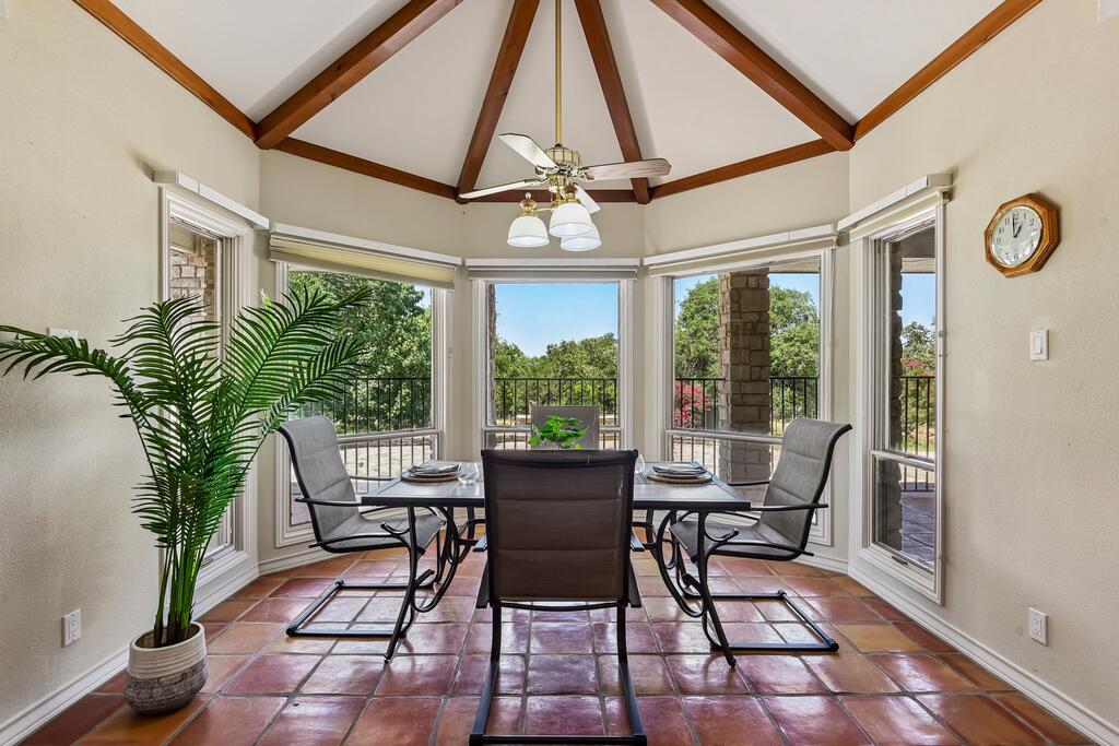 283 W Lacey Oak Parkway Kerrville TX 78028