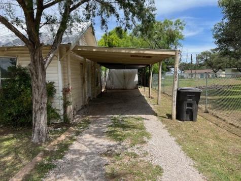 1803 S Pecan Street Brady TX 76825