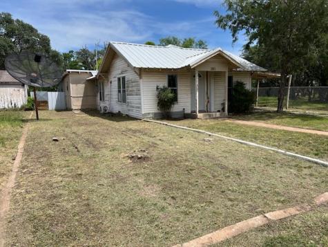 1803 S Pecan Street Brady TX 76825
