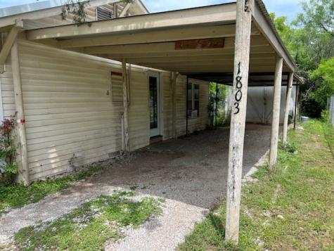 1803 S Pecan Street Brady TX 76825