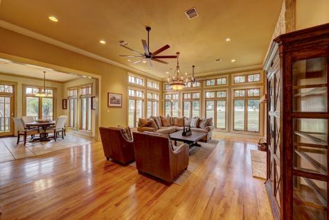 1104-B Lois Street Kerrville TX 78028