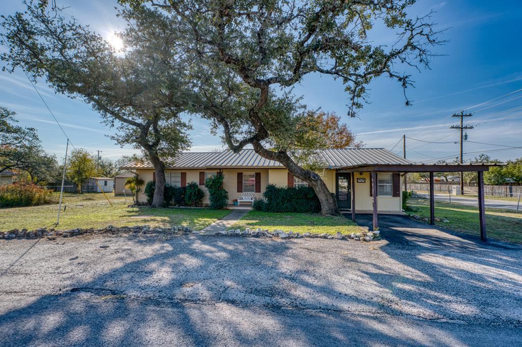 605 W Ash Drive Johnson City TX 78636