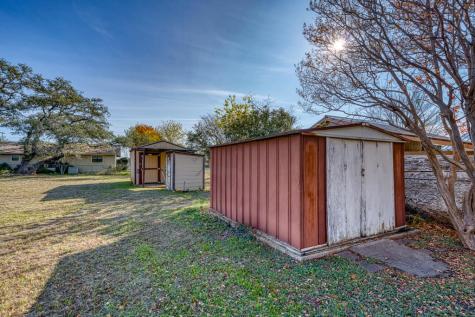 605 W Ash Drive Johnson City TX 78636