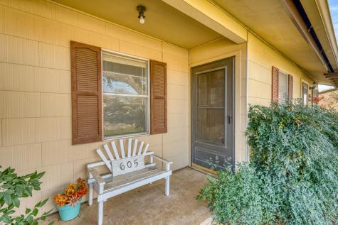 605 W Ash Drive Johnson City TX 78636