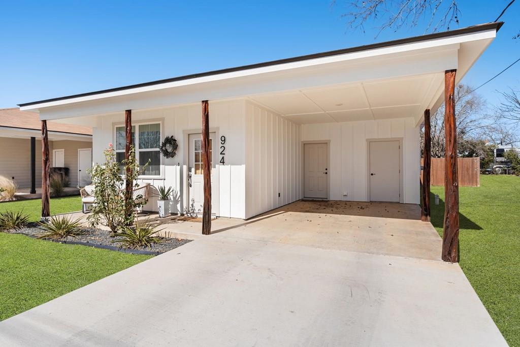 924 Apple Street Fredericksburg TX 78624