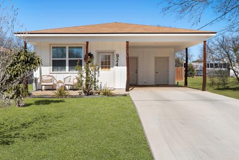 924 Apple Street Fredericksburg TX 78624