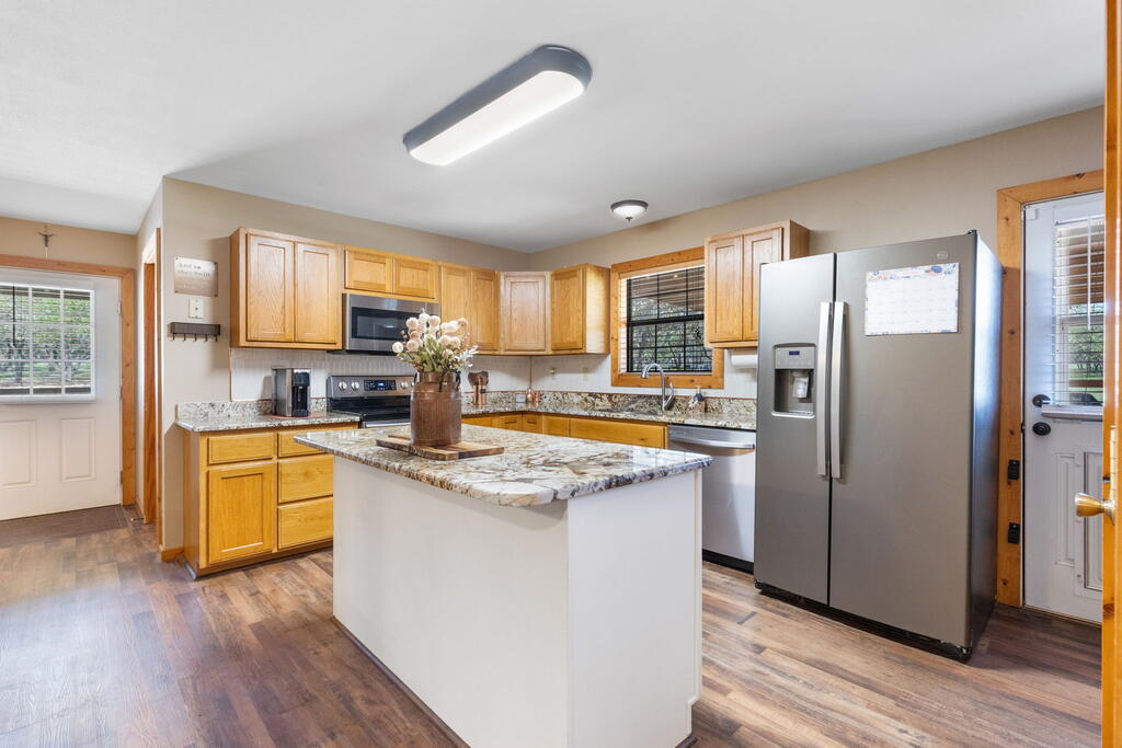 222 Spanish Oak Trail Harper TX 78631