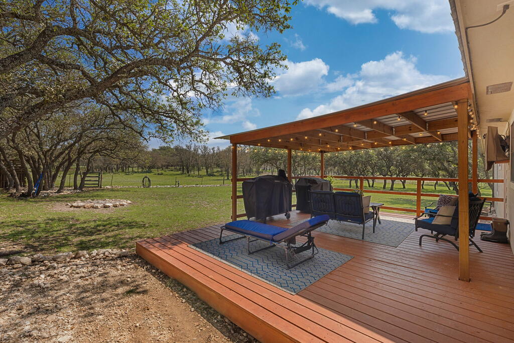 222 Spanish Oak Trail Harper TX 78631