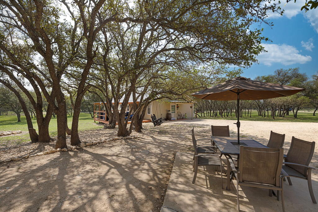222 Spanish Oak Trail Harper TX 78631