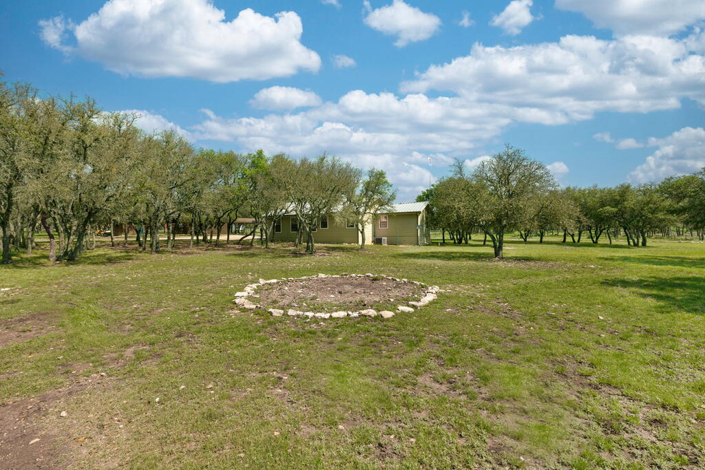 222 Spanish Oak Trail Harper TX 78631