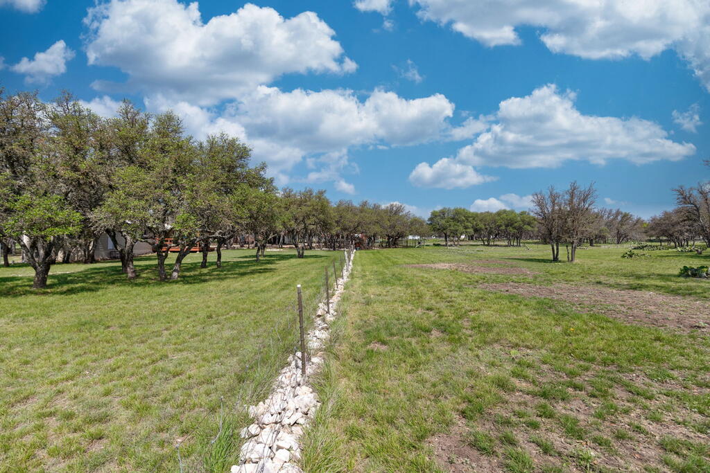 222 Spanish Oak Trail Harper TX 78631