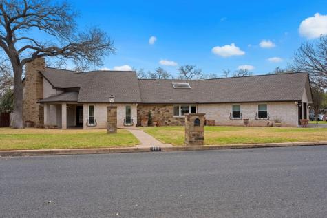 403 Candlelight Circle Fredericksburg TX 78624