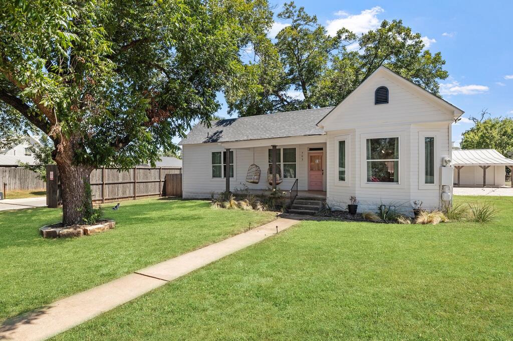 703 E Highway Street Fredericksburg TX 78624