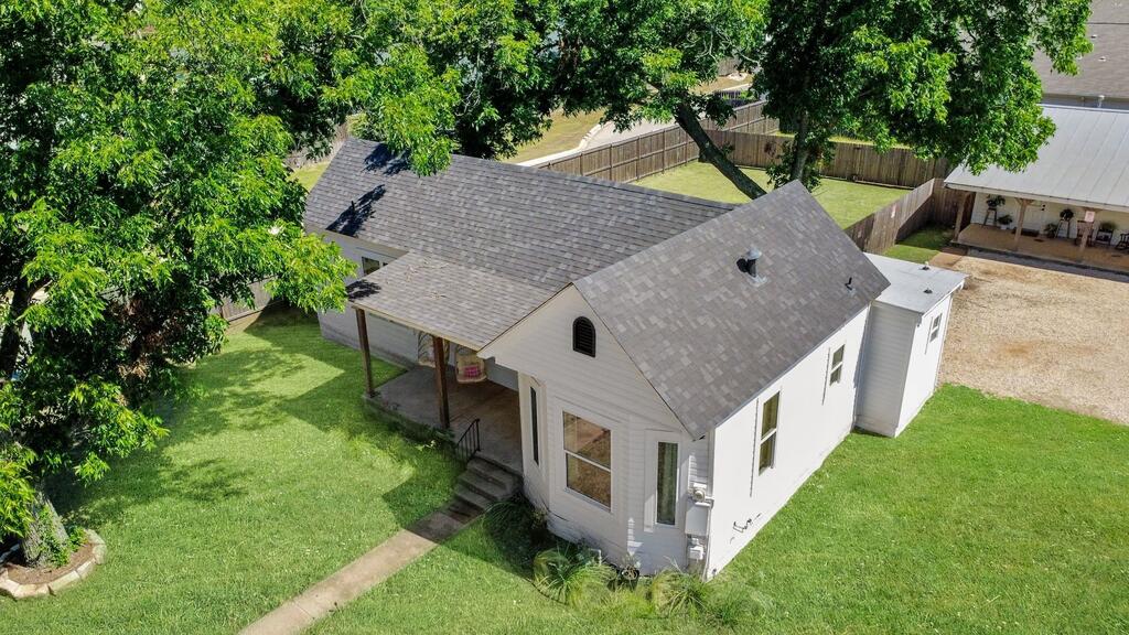 703 E Highway Street Fredericksburg TX 78624