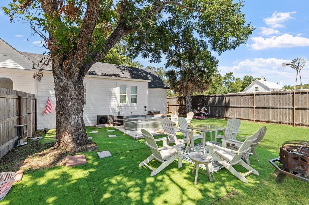 703 E Highway Street Fredericksburg TX 78624
