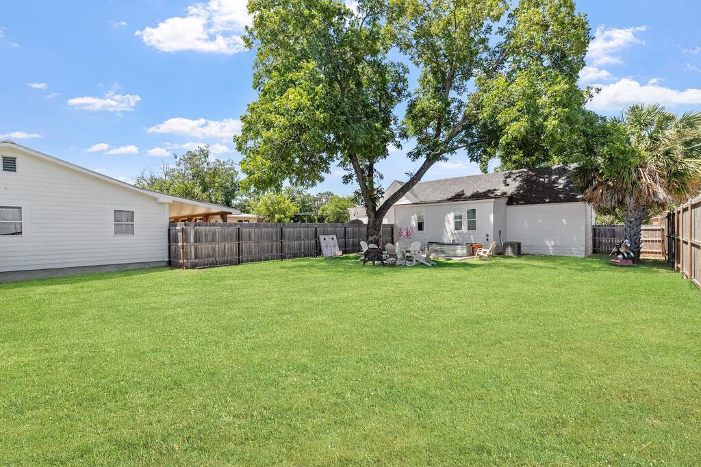 703 E Highway Street Fredericksburg TX 78624