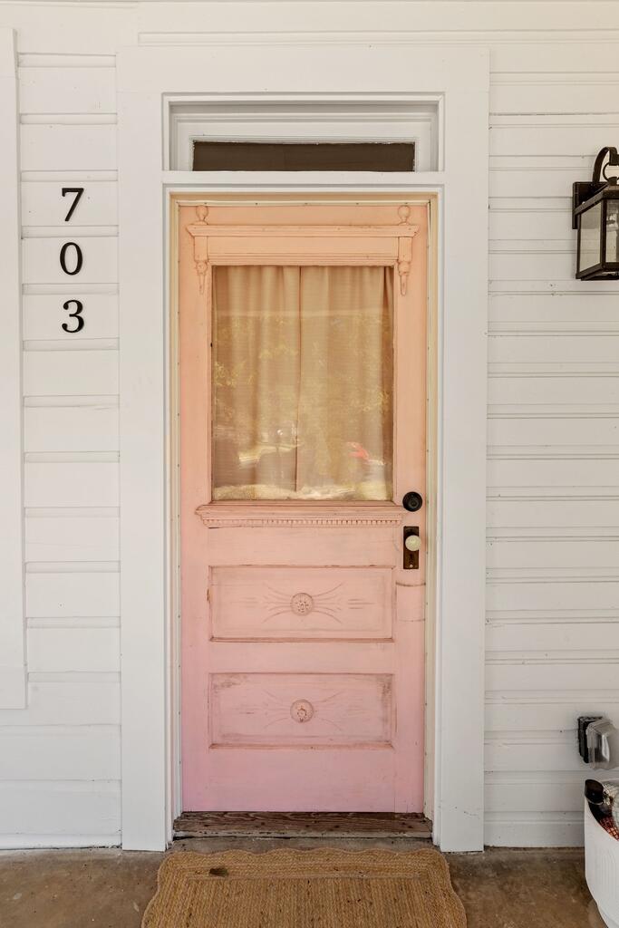 703 E Highway Street Fredericksburg TX 78624