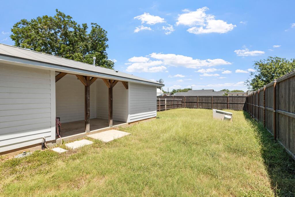 703 E Highway Street Fredericksburg TX 78624