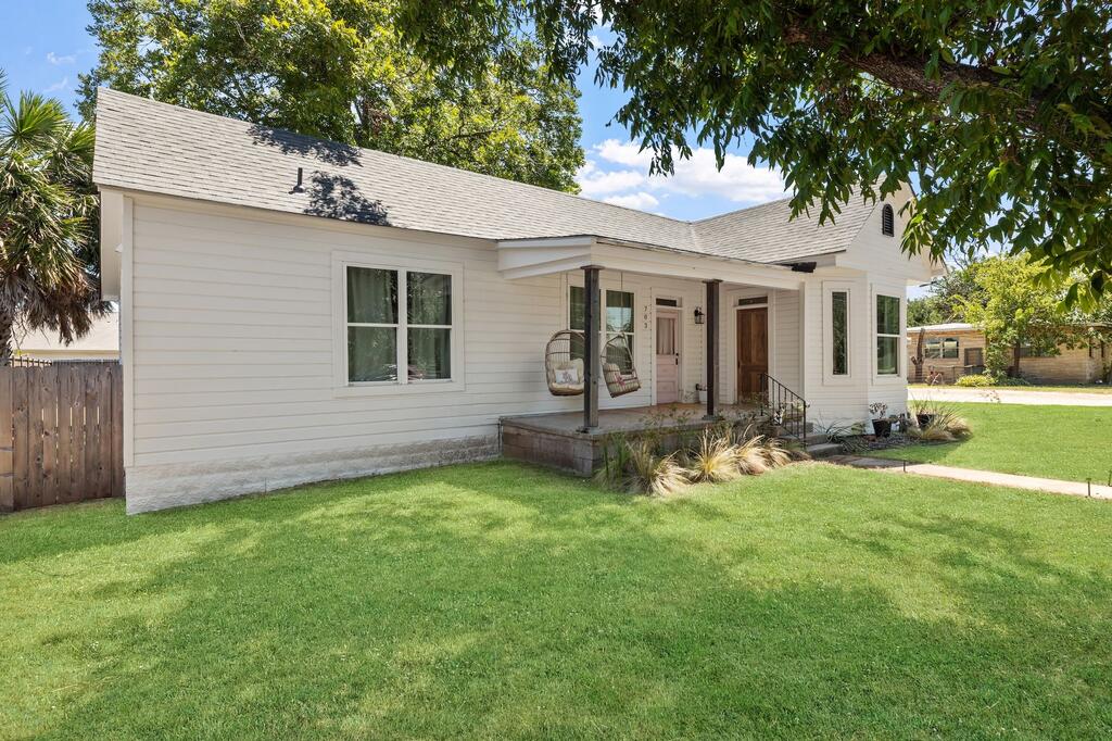 703 E Highway Street Fredericksburg TX 78624