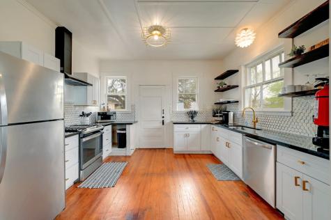 202 S Cherry Street Fredericksburg TX 78624