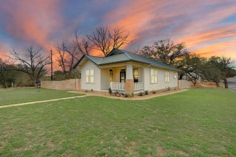 202 S Cherry Street Fredericksburg TX 78624