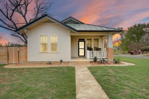 202 S Cherry Street Fredericksburg TX 78624