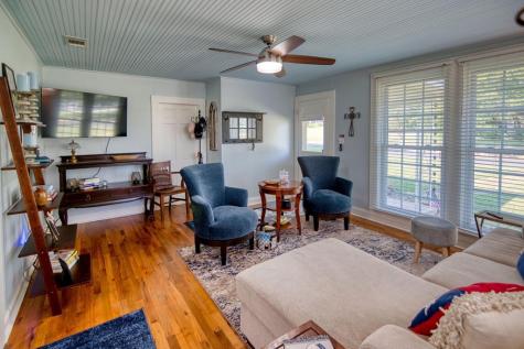 817 S Live Oak Street Mason TX 76856