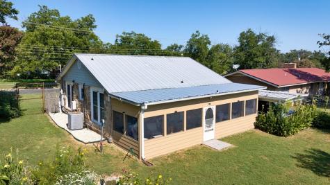 817 S Live Oak Street Mason TX 76856