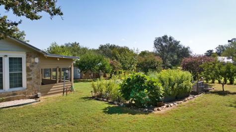 817 S Live Oak Street Mason TX 76856