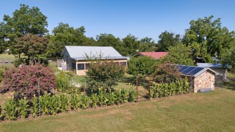 817 S Live Oak Street Mason TX 76856